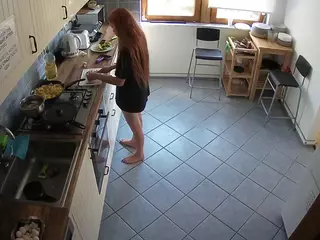 voyeurcam-julmodels-kitchen-2's Live Sex Cam Show