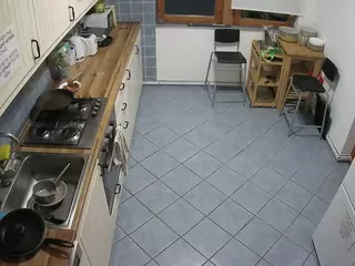 voyeurcam-julmodels-kitchen-2's Live Sex Cam Show