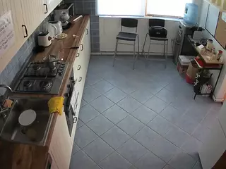 voyeurcam julmodels kitchen 2's Live Sex Cam Show