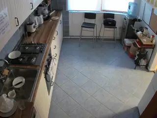 voyeurcam julmodels kitchen 2's Live Sex Cam Show
