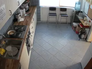 voyeurcam julmodels kitchen 2's Live Sex Cam Show
