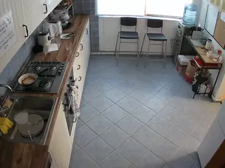 voyeurcam julmodels kitchen 2's Live Sex Cam Show
