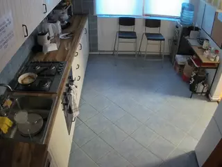 voyeurcam julmodels kitchen 2's Live Sex Cam Show