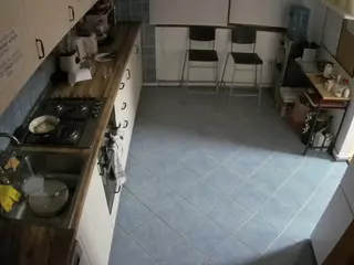 voyeurcam julmodels kitchen 2's Live Sex Cam Show