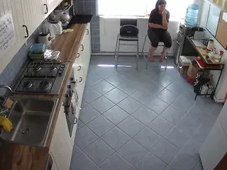 voyeurcam julmodels kitchen 2's Live Sex Cam Show