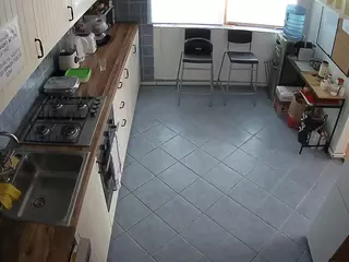 voyeurcam julmodels kitchen 2's Live Sex Cam Show
