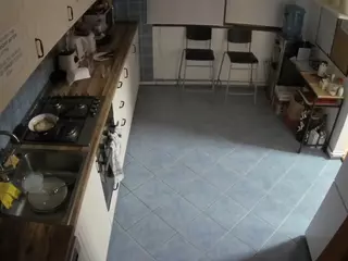 voyeurcam julmodels kitchen 2's Live Sex Cam Show
