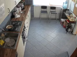voyeurcam julmodels kitchen 2's Live Sex Cam Show