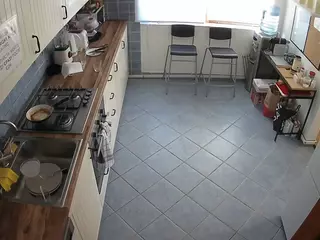 voyeurcam julmodels kitchen 2's Live Sex Cam Show
