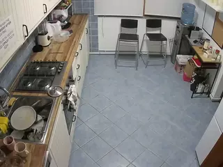 voyeurcam julmodels kitchen 2's Live Sex Cam Show
