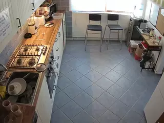 voyeurcam julmodels kitchen 2's Live Sex Cam Show