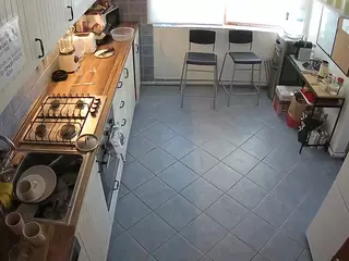 voyeurcam julmodels kitchen 2's Live Sex Cam Show