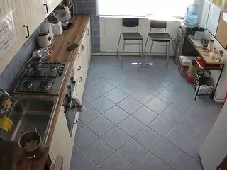 voyeurcam julmodels kitchen 2's Live Sex Cam Show
