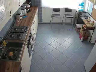 voyeurcam julmodels kitchen 2's Live Sex Cam Show
