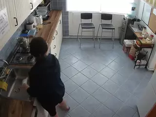 voyeurcam julmodels kitchen 2's Live Sex Cam Show