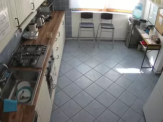 voyeurcam julmodels kitchen 2