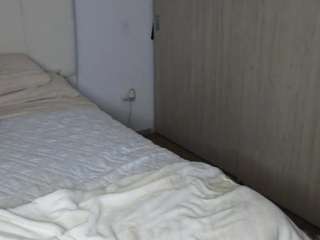 Live webcam model celestetailor on Soda Cams