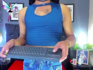 LuciaSex's Live Sex Cam Show