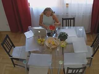 voyeurcam-julmodels-dining-2