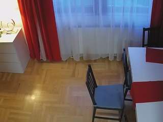 voyeurcam julmodels dining 2