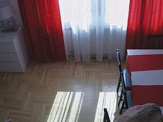 voyeurcam julmodels dining 2
