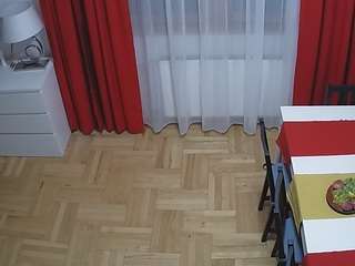 voyeurcam julmodels dining 2