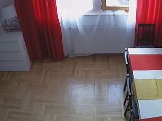 voyeurcam-julmodels-dining-2