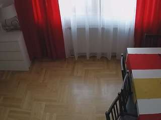 voyeurcam-julmodels-dining-2