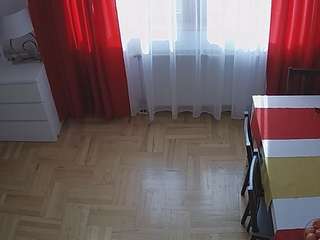 voyeurcam julmodels dining 2