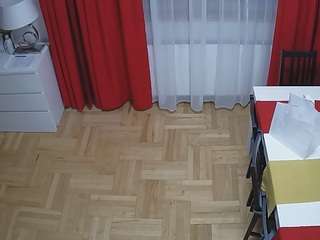 voyeurcam-julmodels-dining-2