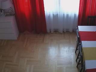 voyeurcam-julmodels-dining-2