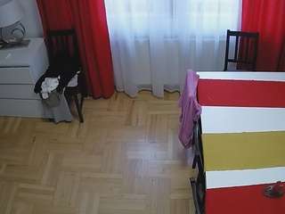 voyeurcam-julmodels-dining-2