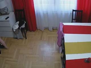 voyeurcam-julmodels-dining-2
