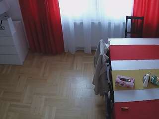 voyeurcam-julmodels-dining-2