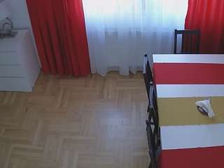 voyeurcam-julmodels-dining-2