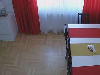 voyeurcam-julmodels-dining-2