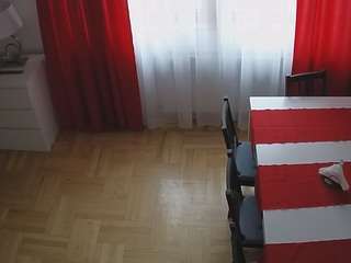 Ця модель зараз онлайн. voyeurcam-julmodels-dining-2
