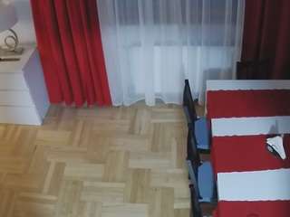 Ця модель зараз онлайн. voyeurcam-julmodels-dining-2