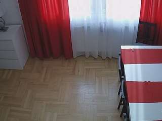 voyeurcam julmodels dining 2