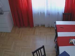 voyeurcam julmodels dining 2