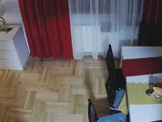 voyeurcam-julmodels-dining-2