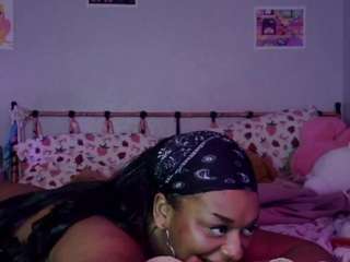 Live webcam model xkimmygreen on Soda Cams