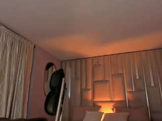 annamoore Live Webcam on CamSoda