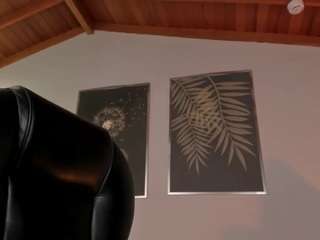 annamoore's CamSoda show and profile