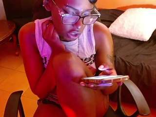 ariasummer's CamSoda show and profile