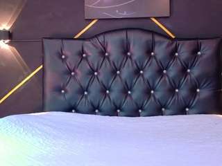 ariasummer, female webcam model,  years old, on live webcam