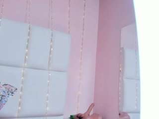 kyana-cream camsoda Women Cam 