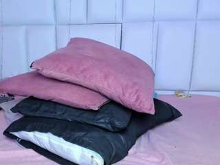 kyana-cream webcam model