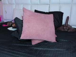 kyana-cream Live Webcam on CamSoda