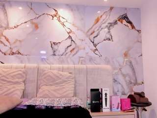 kyana-cream Live Webcam on CamSoda